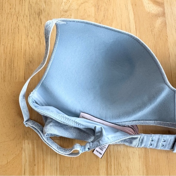 Victoria’s Secret T-Shirt Wireless Bra - Picture 7 of 11